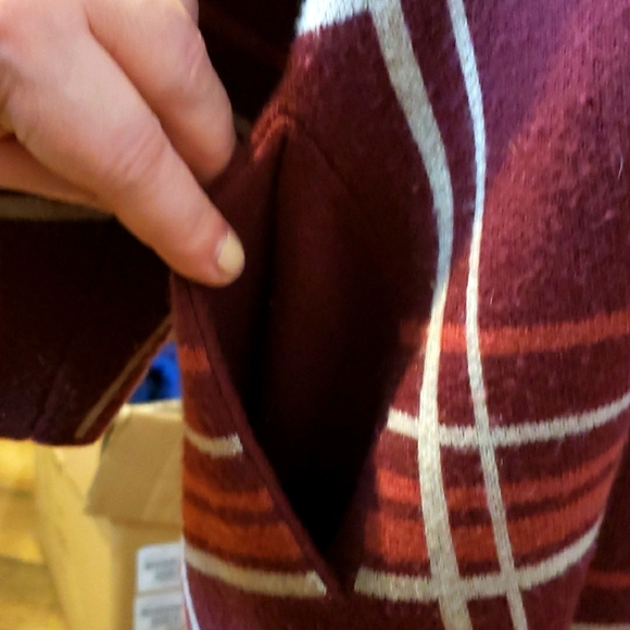 DH - Cozy Hooded Jacket - Picture 3 of 4